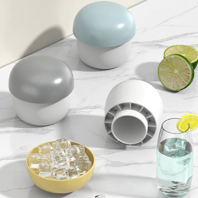 Large capacity ice cube maker with detachable storage container